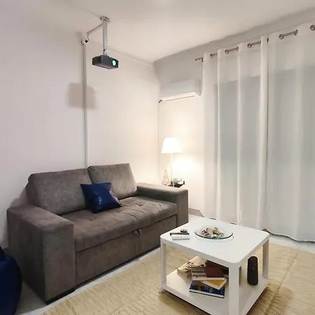 The Whale House Apartment