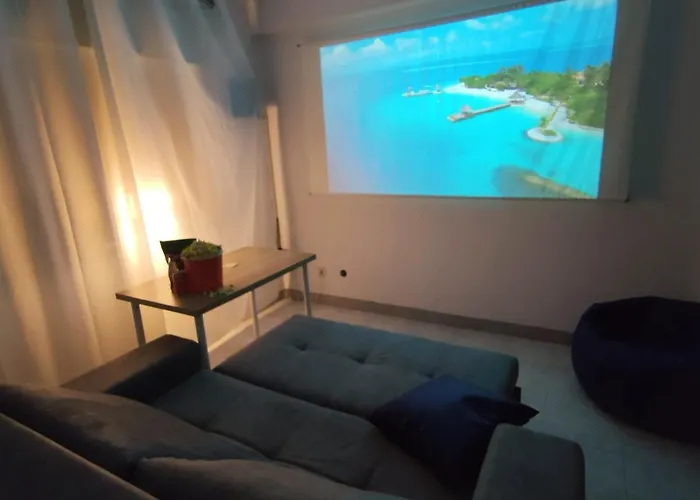 The Whale House アパート