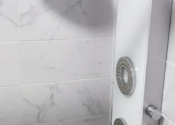 アパート The Whale House *