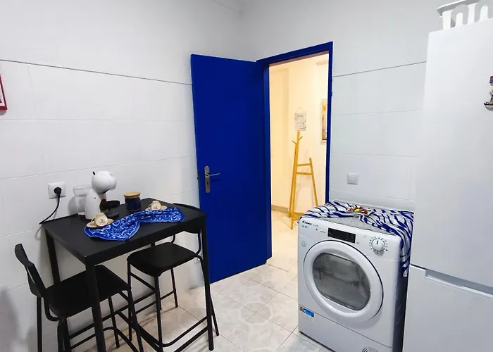 The Whale House アパート